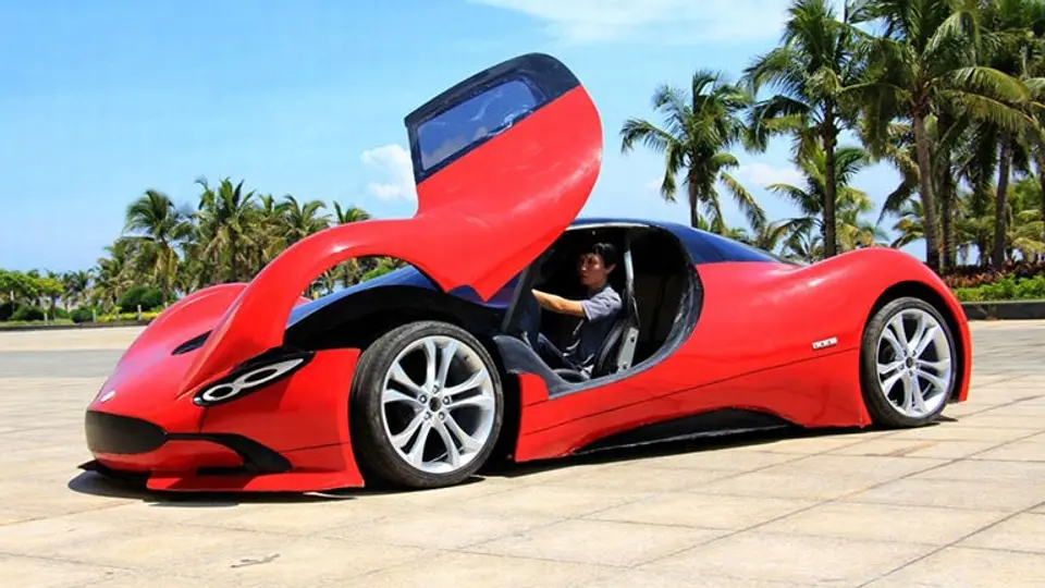 Joven chino crea su propio auto deportivo
