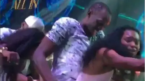 Bolt celebra su cumpleaños con 'noche loca' en Río
