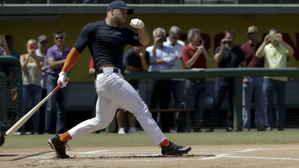 Bravos confirma interés por exquarterback Tim Tebow