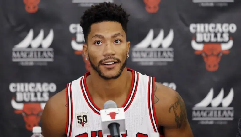 Derrick Rose se lesiona en práctica e irá a cirugía