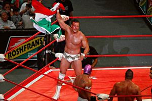 Triple A no descarta regreso de Alberto del Río