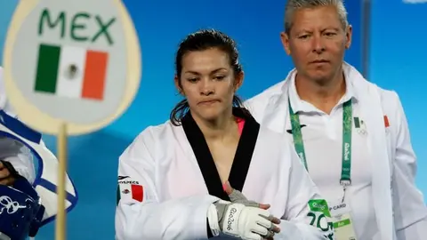 María Espinoza obtiene la medalla de Plata en taekwondo