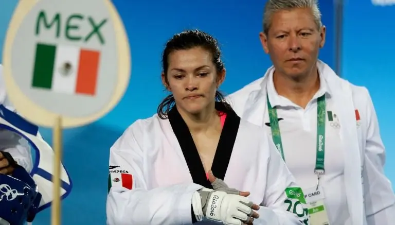 María Espinoza obtiene la medalla de Plata en taekwondo