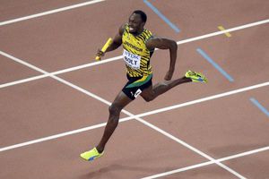 Bolt sufre desgarre y peligra su participación en JO