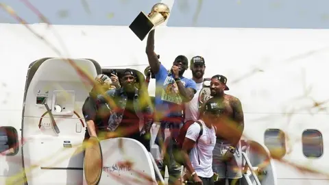 Cavs, recibidos como héroes en Cleveland