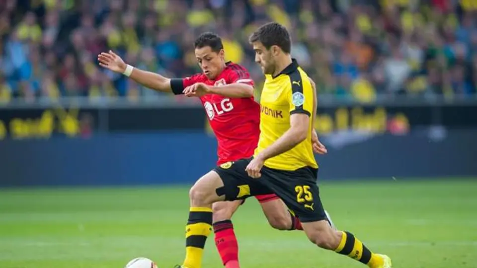 Chicharito sufre su primera goleada con el Bayer Leverkusen