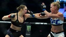 Cris Cyborg festeja derrota de Ronda Rousey