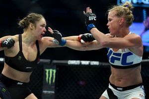 Cris Cyborg festeja derrota de Ronda Rousey