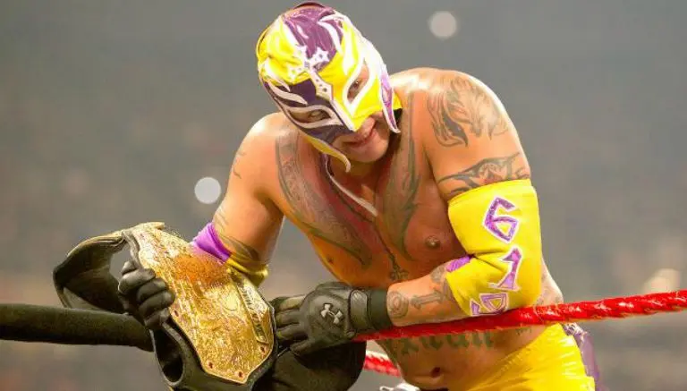 WWE recuerda las máscaras icónicas de la lucha libre
