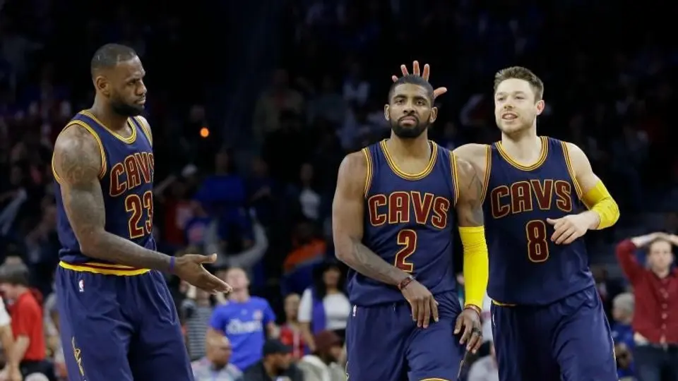 LeBron y Cavs barren la serie contra Detroit