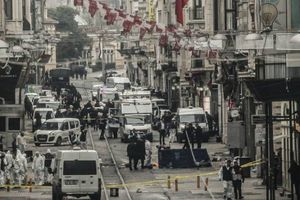 Atentado suicida deja 5 muertos y 36 heridos en Estambul