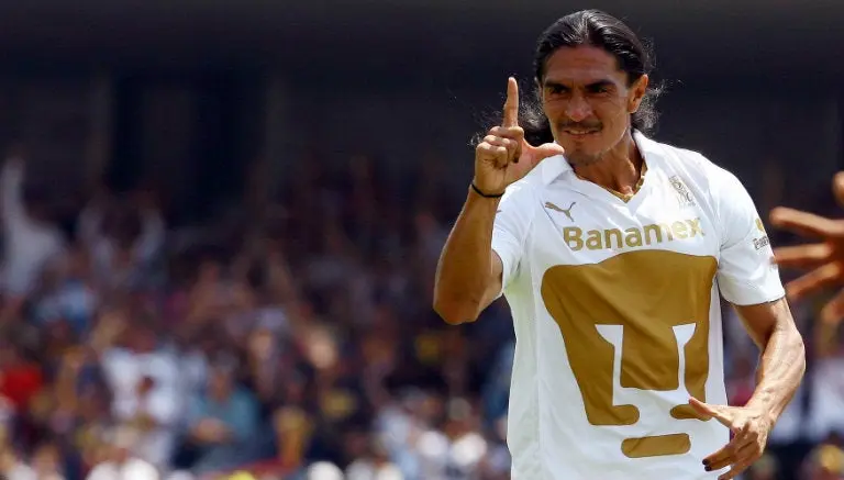 Francisco Palencia festeja un gol con Pumas | IMAGO7