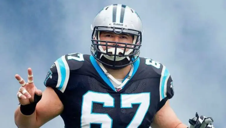 Jugador de NFL renta un cine para ver Star Wars