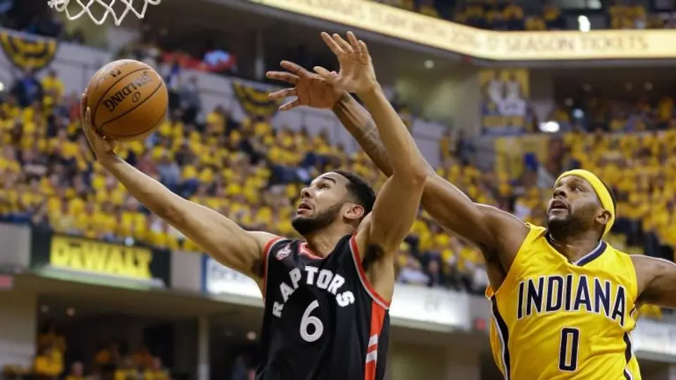 Raptors gana y recupera la ventaja en Playoffs