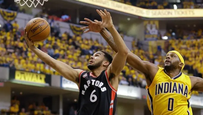 Raptors gana y recupera la ventaja en Playoffs