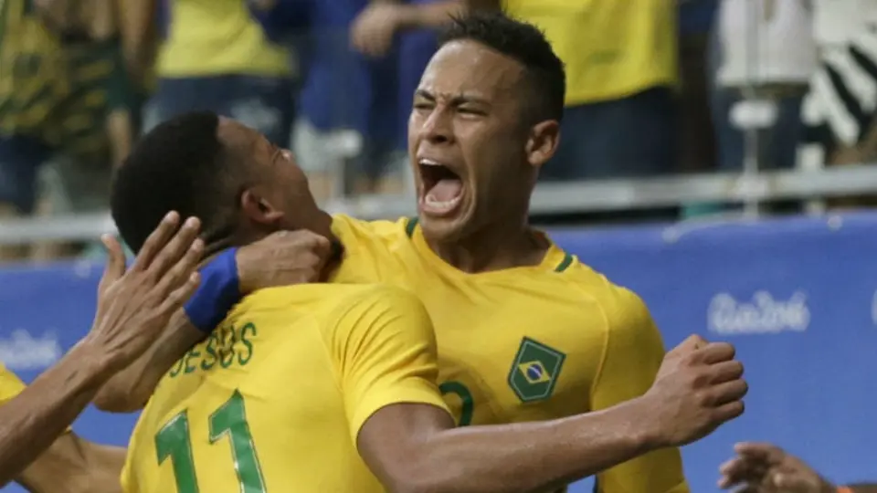 Brasil golea a Dinamarca y evita fracaso en Río 2016