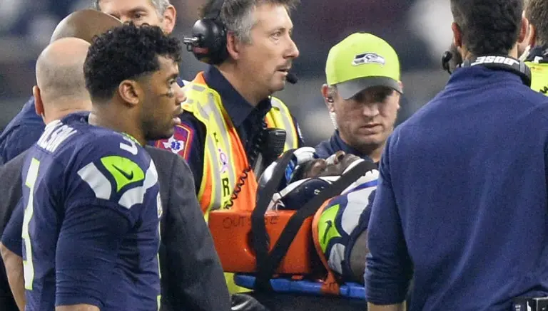 Escalofriante lesión atemoriza en el Seattle-Dallas