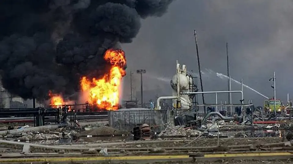 Explosión de petroquímica en Veracruz deja tres muertos