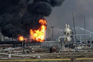 Explosión de petroquímica en Veracruz deja tres muertos