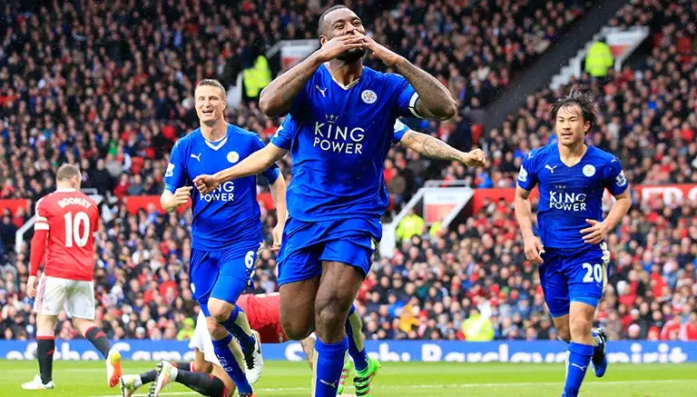 Mexicano gana medio millón de pesos por apuesta al Leicester