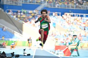 Álvarez pide a atletas no meterse en problemas federativos