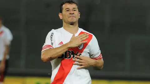 Prensa argentina coloca a Rodrigo Mora en Cruz Azul