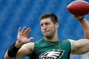 Tim Tebow es cortado por las Águilas de Filadelfia