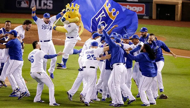 Kansas City regresa a la Serie Mundial tras vencer a Toronto