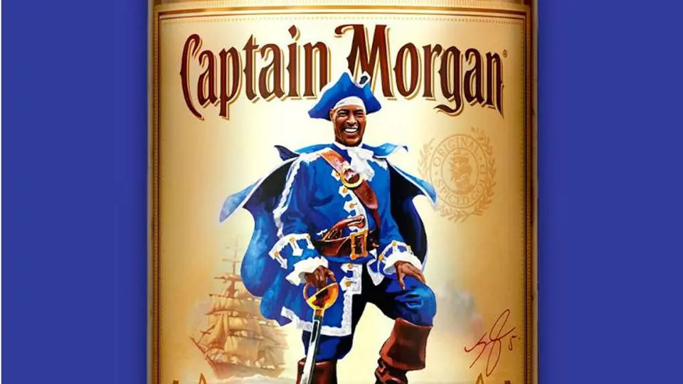 Capitán Morgan crea botella especial de jugador del Leicester