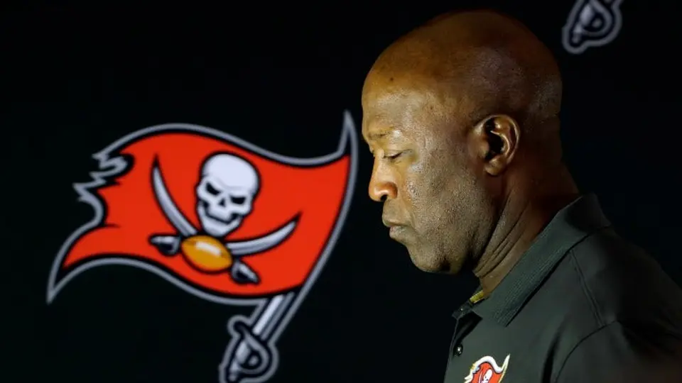 Tampa Bay despide a Lovie Smith