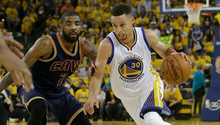 Warriors humilla a Cavs y toma ventaja en Final de NBA