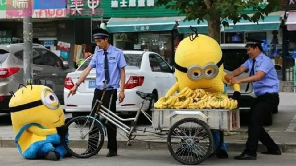 Minions, detenidos en China por vender platanos