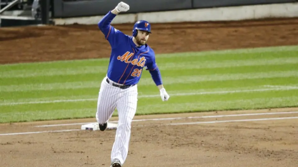 Murphy impulsa triunfo de Mets en segundo de la serie