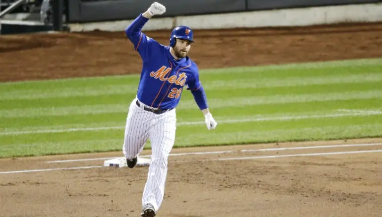 Murphy impulsa triunfo de Mets en segundo de la serie
