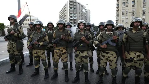 Ejército de Egipto mata "por error" a turistas mexicanos