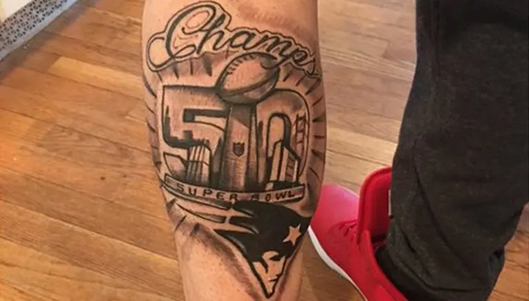 Aficionado de Patriotas se tatúa campeonato del SB50