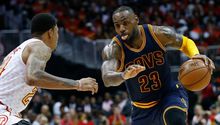 Cleveland barre la serie contra Atlanta