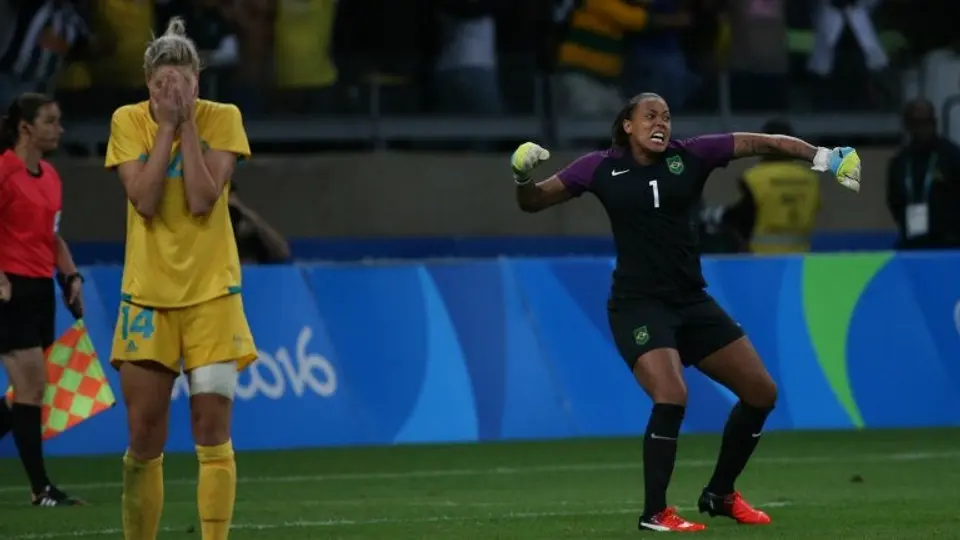 Brasil sufre, pero está en Semifinales de futbol femenil en Río