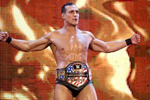 Alberto Del Río vence a Kalisto y recupera el título de EU