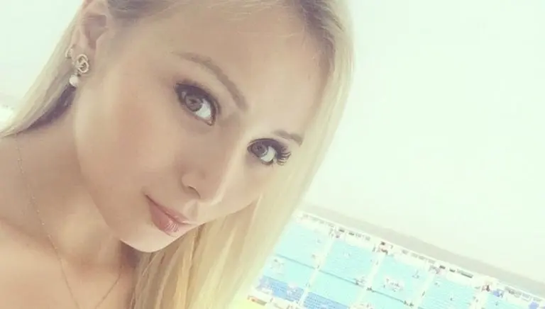Daniella Chávez roba suspiros en el Estadio Azul