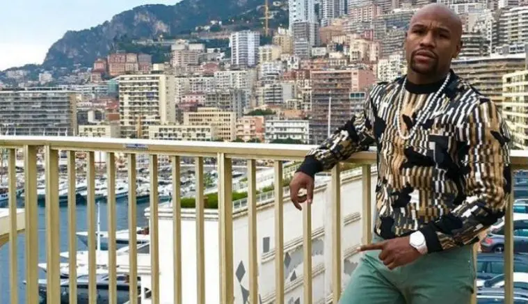 Mayweather 'coquetea' con pelea vs McGregor