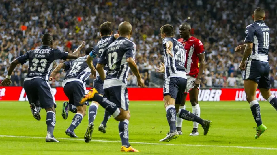 Monterrey propina paliza de locura a Veracruz