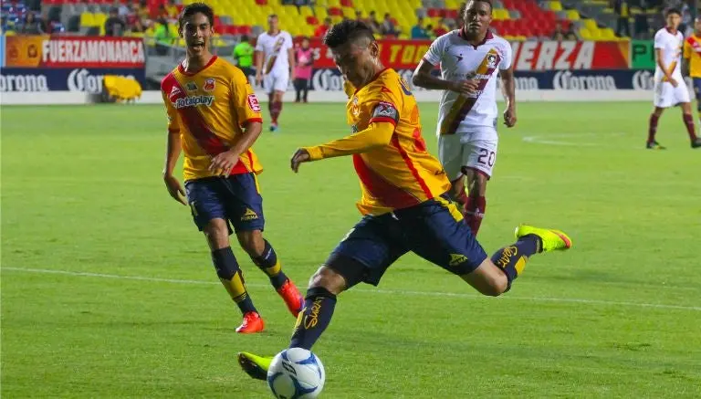 Monarcas busca salvarse y dar pelea contra Gallos