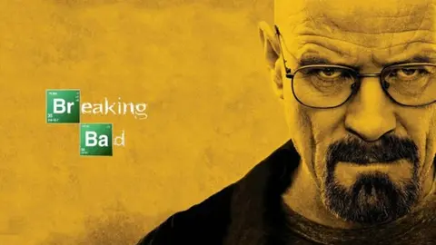 Hombre se viste como Walter White para asaltar Starbucks