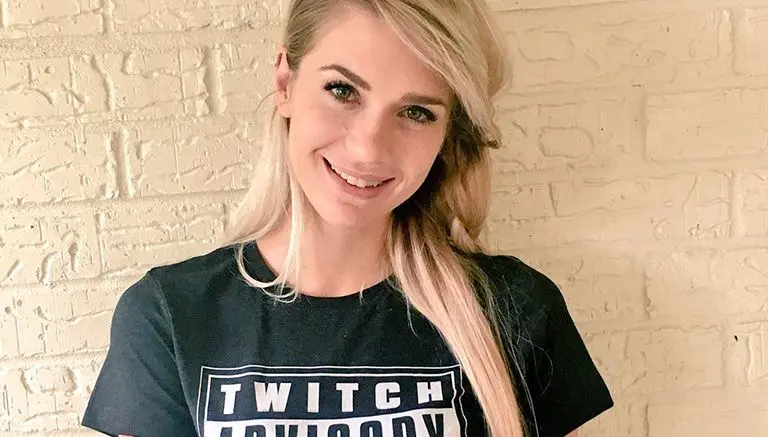 Streamer de Twitch, 'banneada' por mostrar partes íntimas