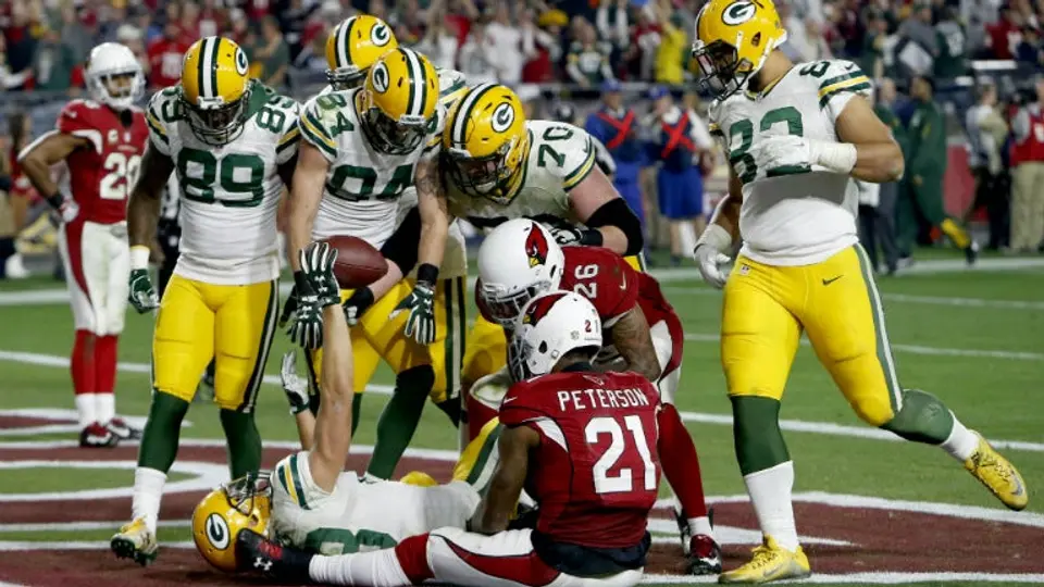 Rodgers repite 'Ave María' en juego contra Arizona