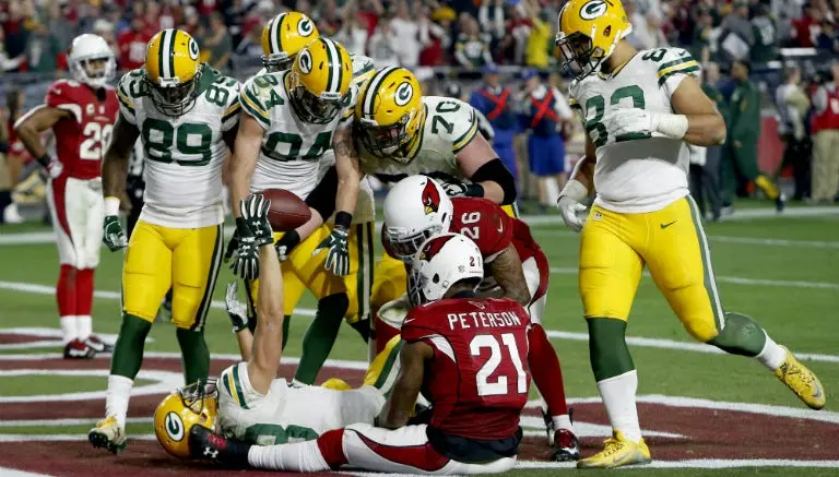 Rodgers repite 'Ave María' en juego contra Arizona