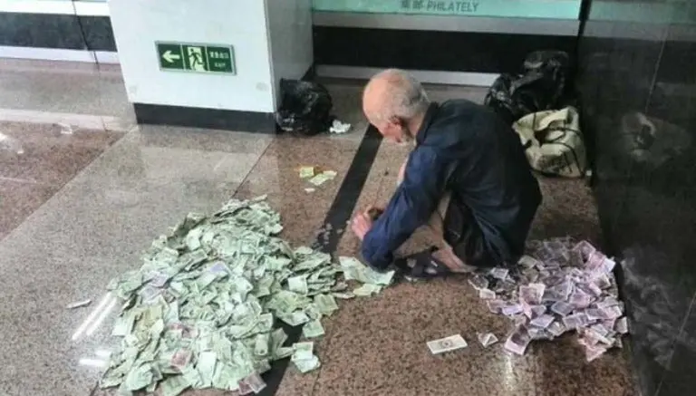 Mendigo ganaba 42 mil pesos pidiendo limosna