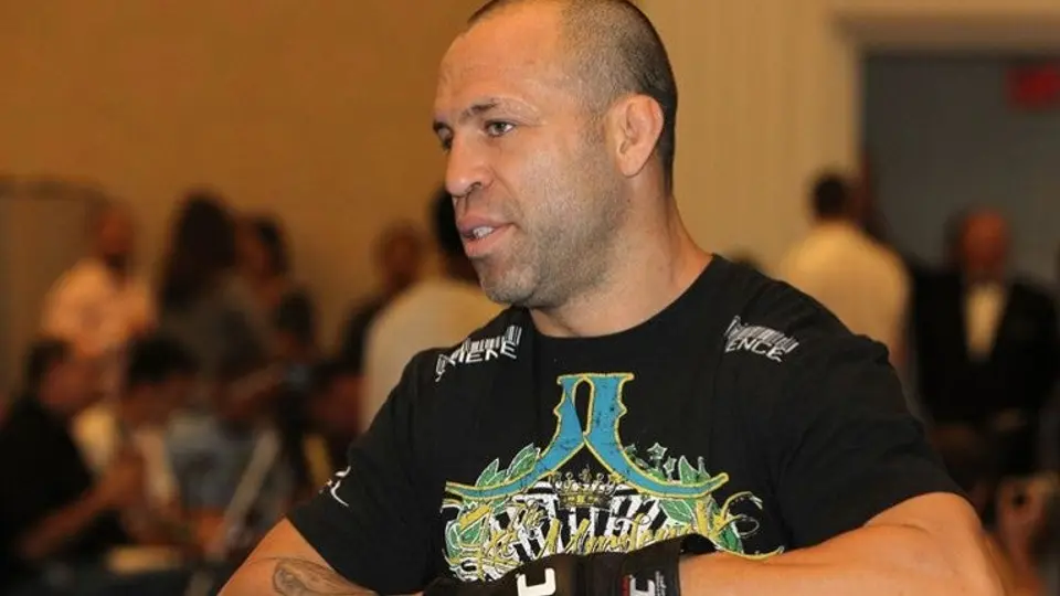 Expeleador de UFC, a cirugía tras ser atropellado