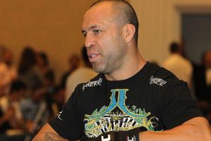 Expeleador de UFC, a cirugía tras ser atropellado